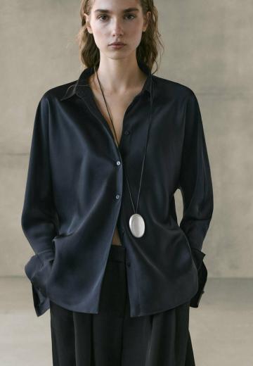 Атласная блузка