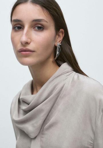 Атласная блузка