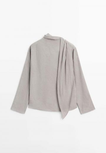 Атласная блузка