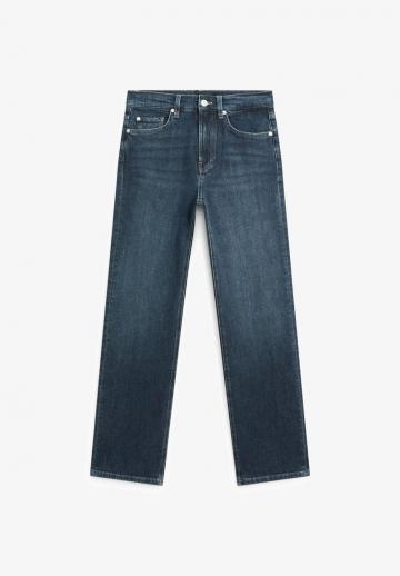 Прямые джинсы