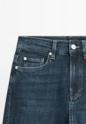 Прямые джинсы