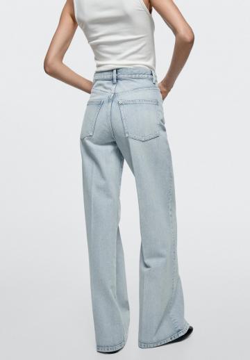 Клешеные джинсы
