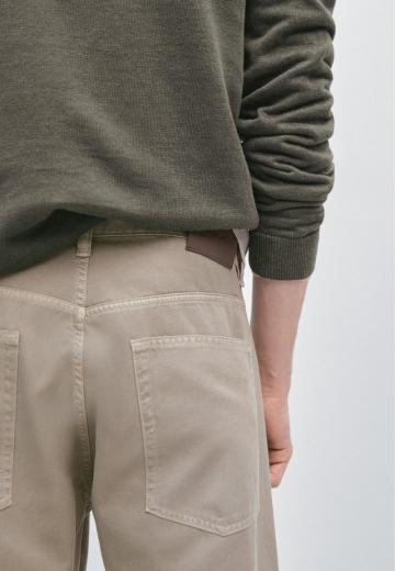 Прямые джинсы