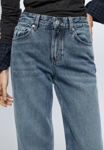 Прямые джинсы