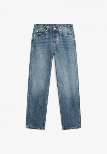 Прямые джинсы