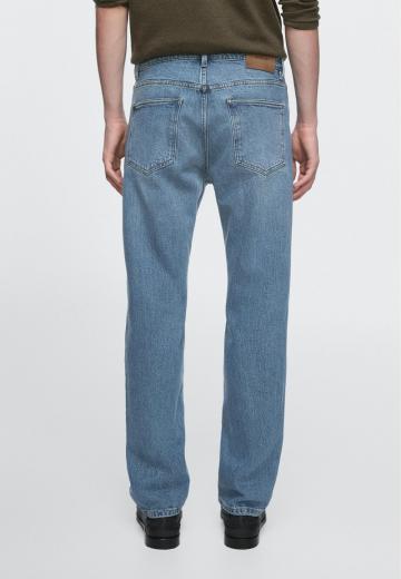 Узкие джинсы