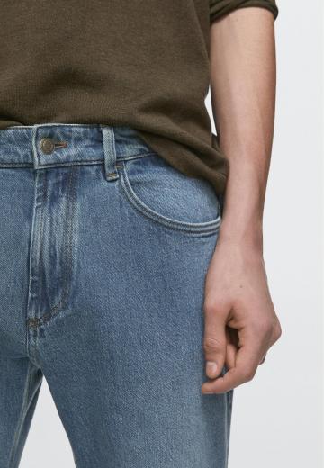 Узкие джинсы