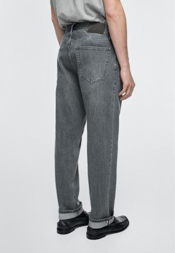 Прямые джинсы