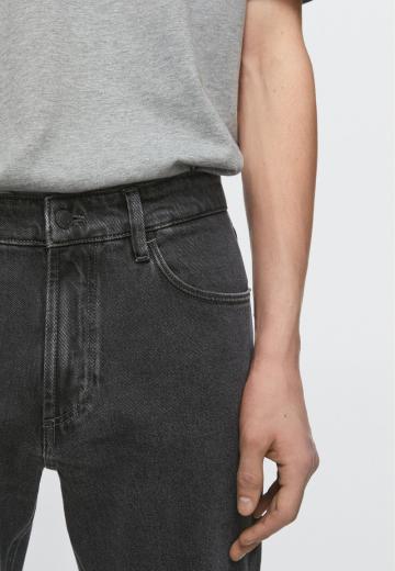 Узкие джинсы