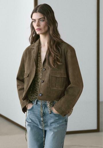 Блейзер с накладными карманами