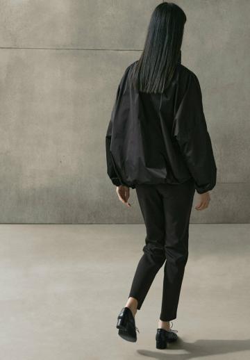 Куртка с накладнымит карманами