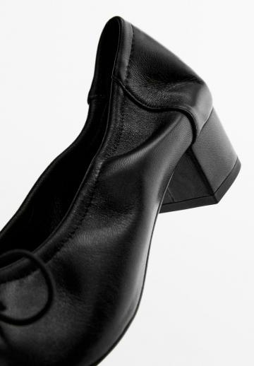 Туфли с высоким носом