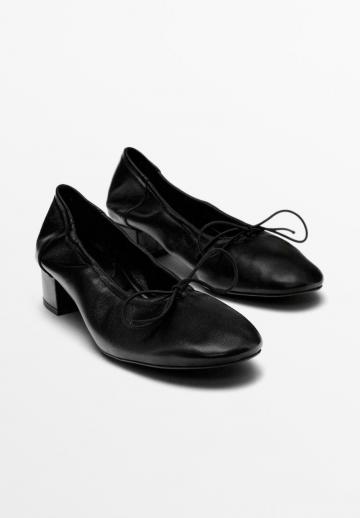 Туфли с высоким носом