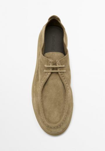 Ботинки на шнуровке