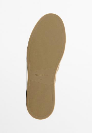 Ботинки на шнуровке