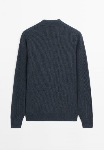 Вязаная кофта