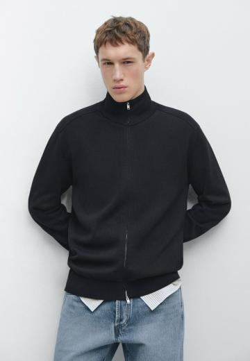 Вязаная кофта