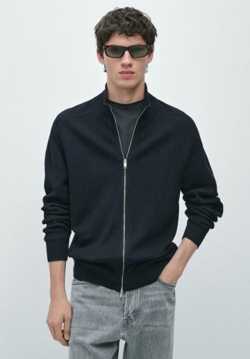 Вязаная кофта