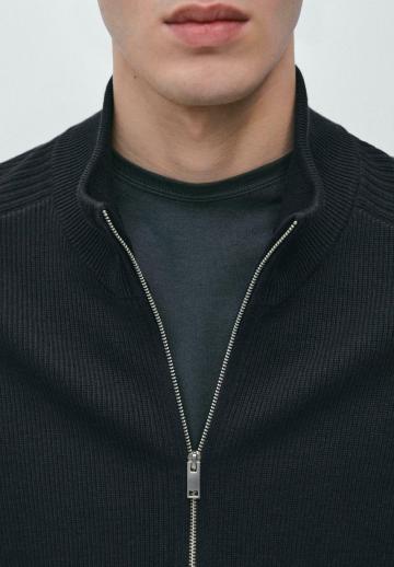 Вязаная кофта