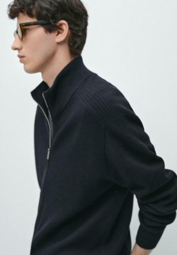 Вязаная кофта