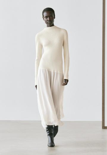 Вязаное платье