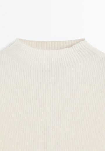 Вязаное платье