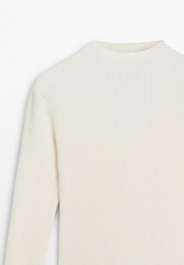 Вязаное платье