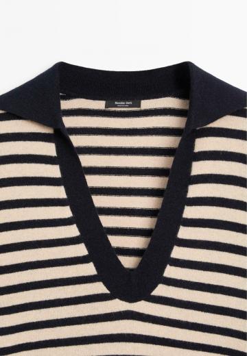 Пуловер в полоску