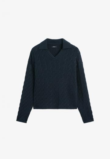 Пуловер с вырезом V