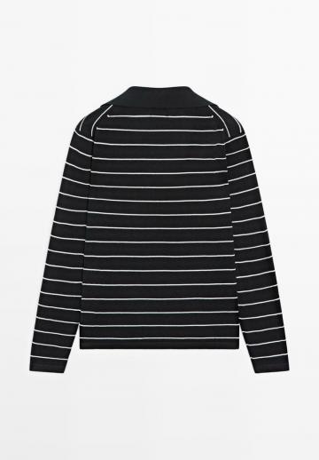 Пуловер в полоску