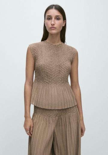 Блузка без рукавов