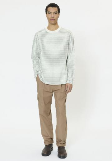 Брюки с накладными карманами