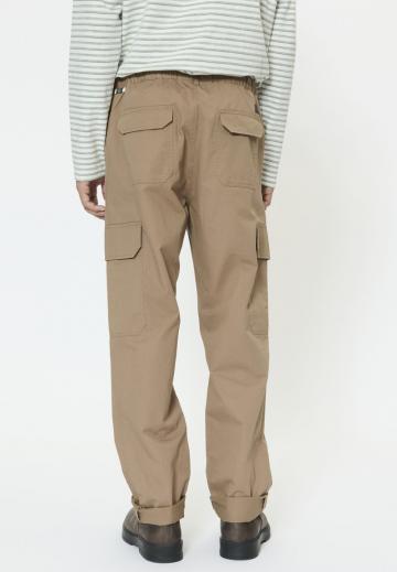 Брюки с накладными карманами