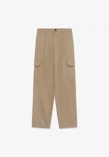Брюки с накладными карманами