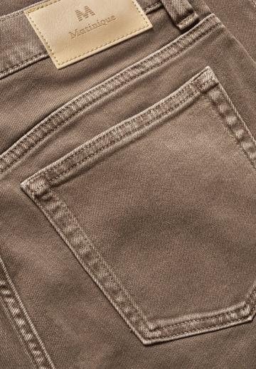 Прямые джинсы