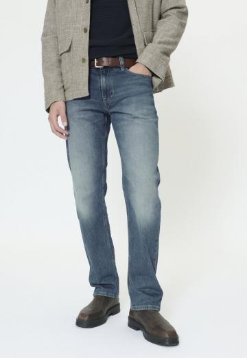 Прямые джинсы