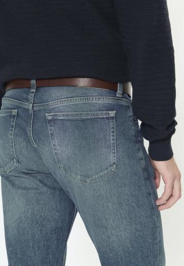 Прямые джинсы