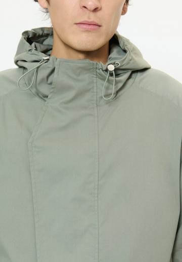 Короткое пальто