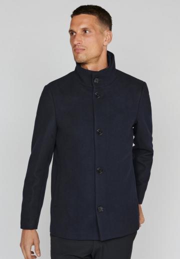 Короткое пальто