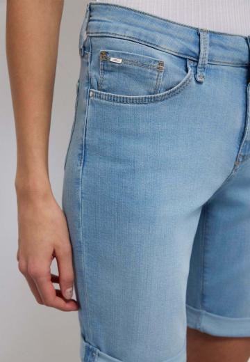 Джинсовые шорты