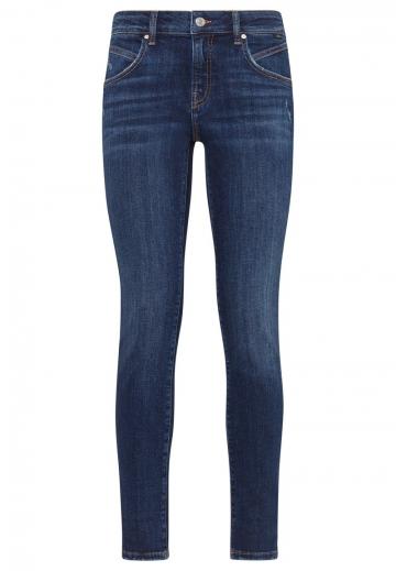 Узкие джинсы