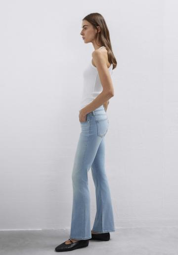 Клешеные брюки