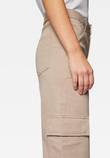 Брюки с накладными карманами