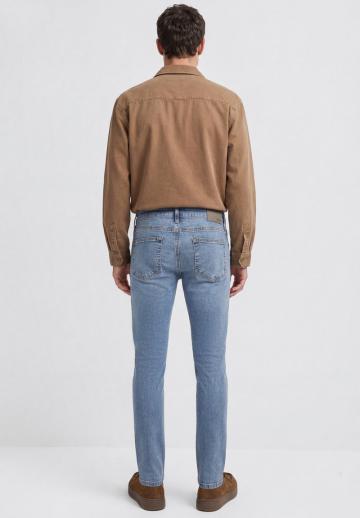 Узкие джинсы