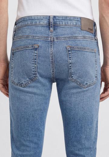 Узкие джинсы