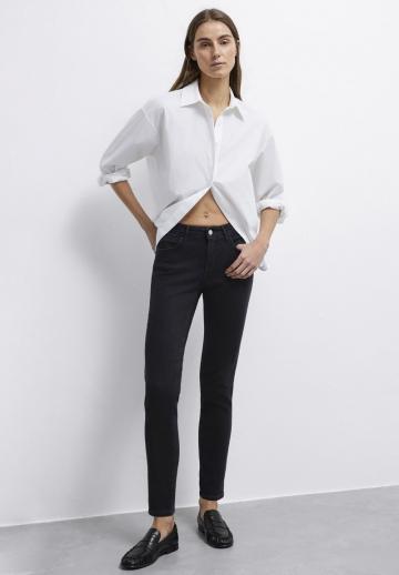 Узкие джинсы