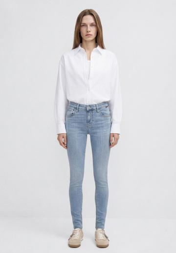 Узкие джинсы