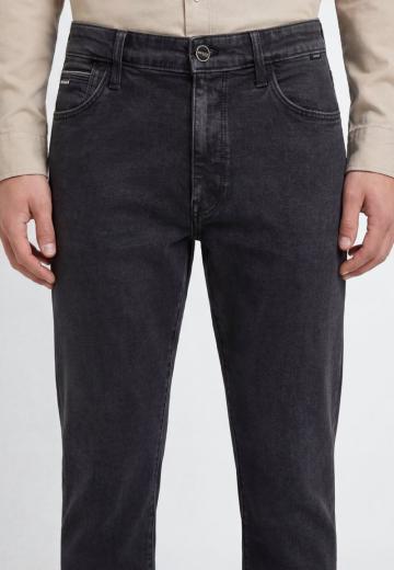 Узкие джинсы
