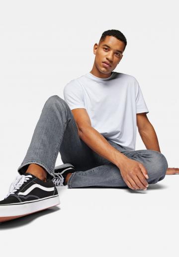 Узкие джинсы