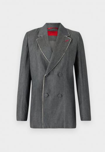 Блейзер с накладными карманами